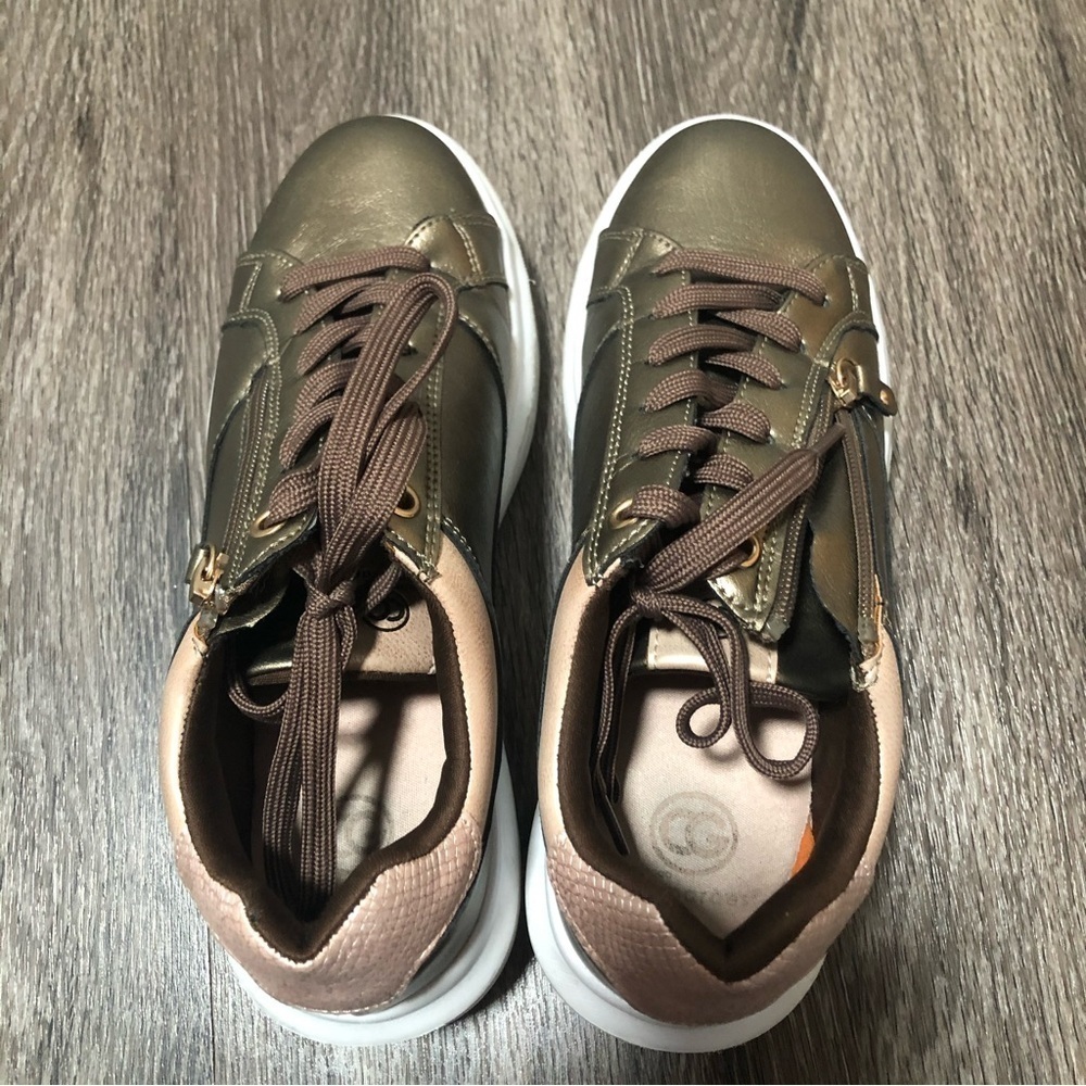 C Guimarães Sneakers - Side Zipper & White Platform Sole - Women's EU 38 US 7.5 - Picture 5 of 10